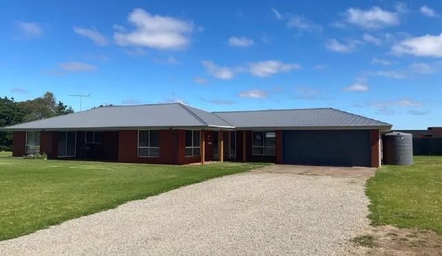 Peace and Quiet in This Country Retreat