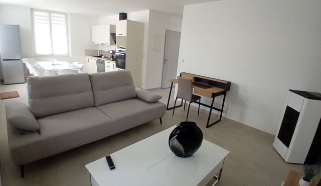 Peace and quiet in the city: house with garden close to shops