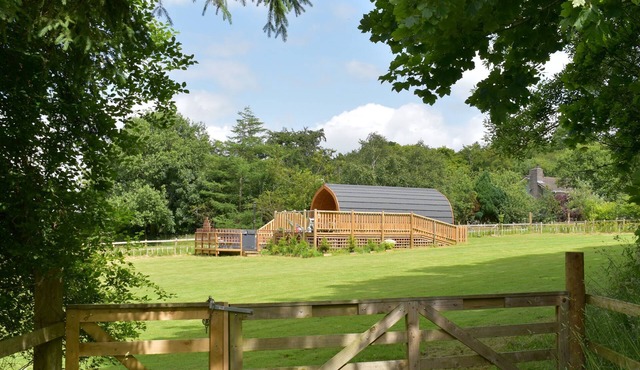 Peace and quiet, sat in the middle of your own field with a private hot tub.