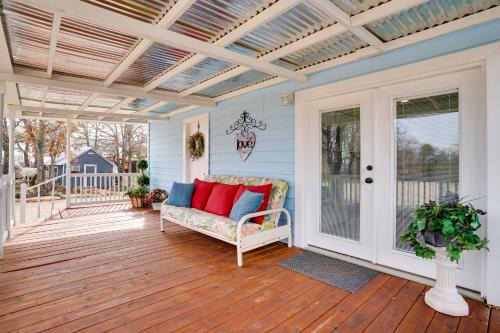 Peace and Relaxation at Texas Countryside Tiny Home