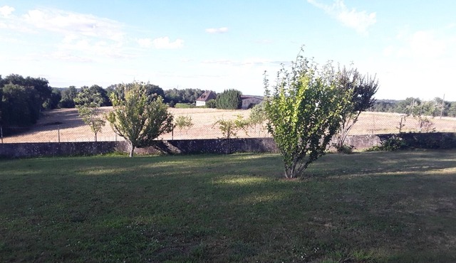 Peace and relaxation in the heart of white Périgord