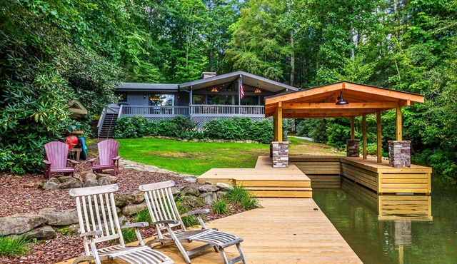 Peace and Seclusion - at Pair-A-Dice Cove in Beautiful Lake Toxaway.