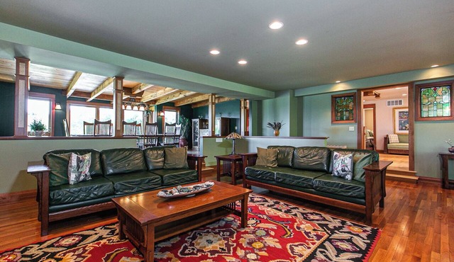 Peace and solitude await you at Moon Valley Lodge in rural Jo Daviess County ILn