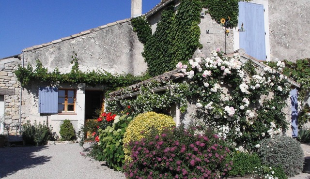 Peace and tranquility for 2 in the heart of Provence.