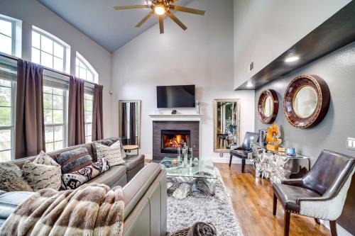 Peace and Tranquility Home 2 Mi to Dtwn Tulsa!