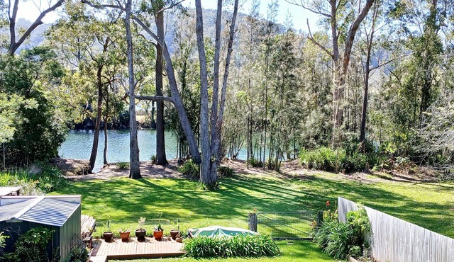 Peace By The River - spacious family retreat