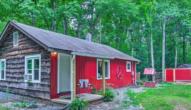 'Peace Cabin' in Fletcher: 15 Mi to Asheville