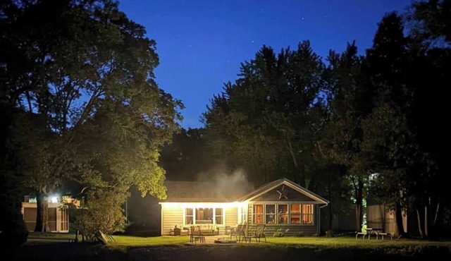 Peace Cottage on the Water-Rustic Charm & Lakefront Living!