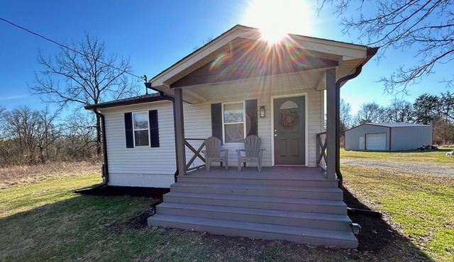 Peace Creek Cottage on 7+ acres