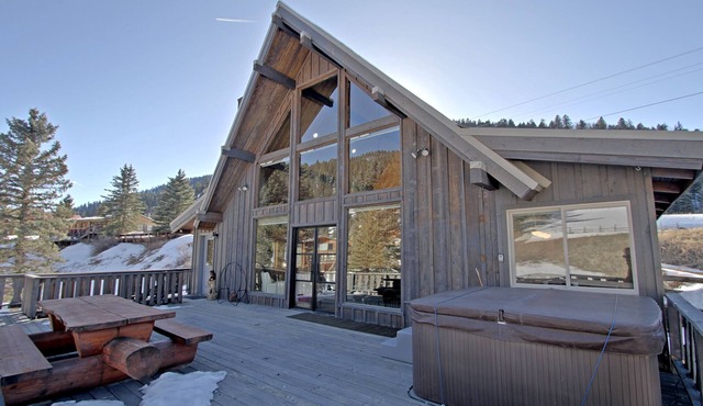 "Peace Like a River" mountain cabin on river - Red River, NM. Hot tub optional.
