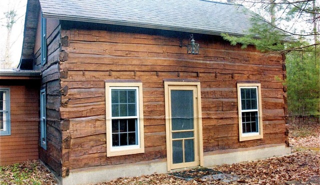 Peace Lodge - Hand-Hewn Log Cabin In The Woods