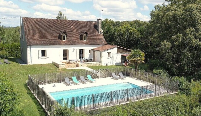 Peace & Nature | Large Holiday Home with Heated Pool – Périgord Noir