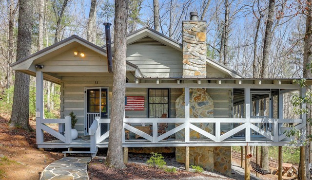 'Peace of Aska' Cabin w/Hot Tub & Fire Pit!