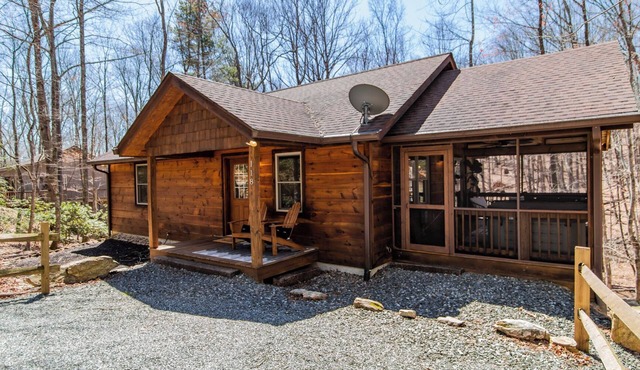 Peace on Birch*Hot Tub*ScreenPrch*Propane FP*Pet Friendly