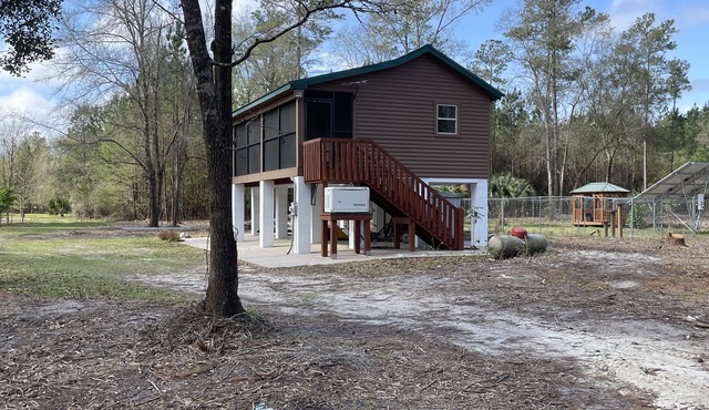 Peace on the river. Wakulla springs nearby. Wakulla River adjoins property’.