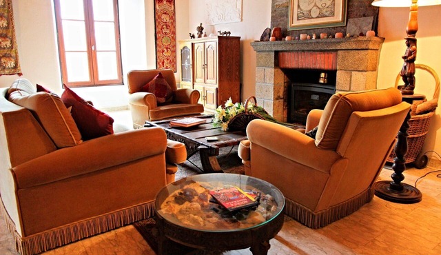 PEACE, PRIVACY AND HISTORY—ALL WRAPPED UP IN A MAGICAL SETTING!