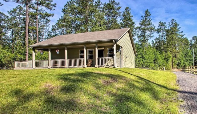 Peace & Quiet! Horse Stables on Property, Pets Welcome!
