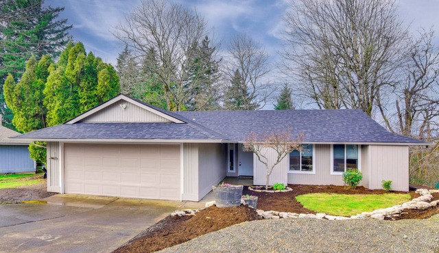 Peace & Serenity in Gresham! Sleek Home w/Yard