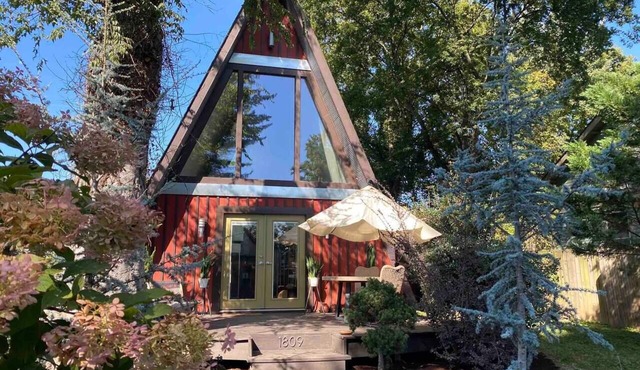 Peace Teepee - Walk to Shelby Park & local shops!