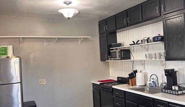 Peaceful 1-Bedroom Apartment in the heart of Carbondale!