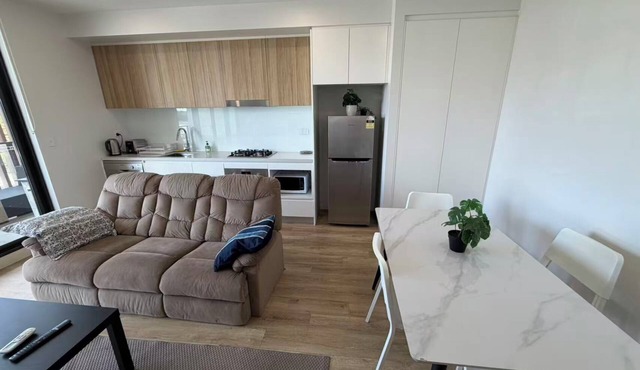 Peaceful 1-bedroom apartment in charming Homebush perfect for relaxing