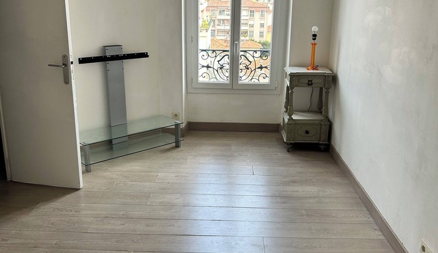 Peaceful 1-bedroom apartment in nice perfect for relaxing stays top floor