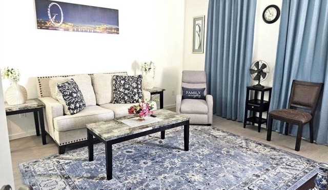 Peaceful 1-bedroom apartment with AC in charming Katy.