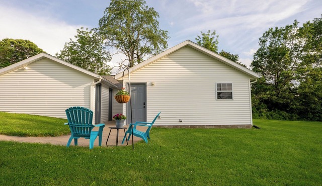 Peaceful 1-Bedroom Retreat in Town
