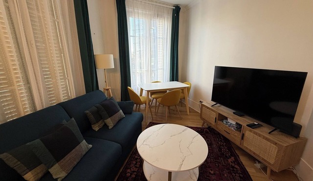 Peaceful 1-bedroom apartment in Issy-les-Moulineaux perfect for relaxing.