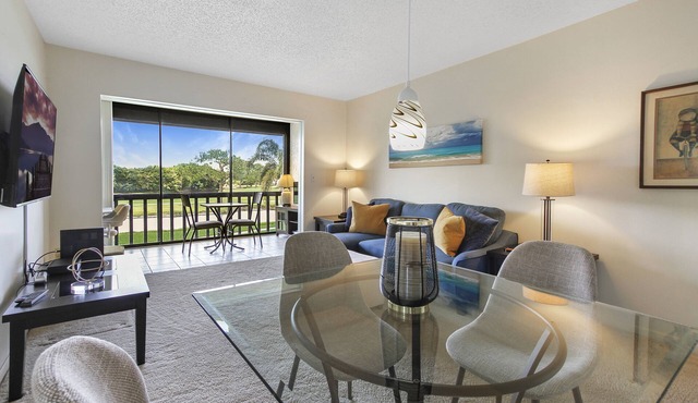 Peaceful 1bed/1bath Condo Golf & Lake views in the Meadows