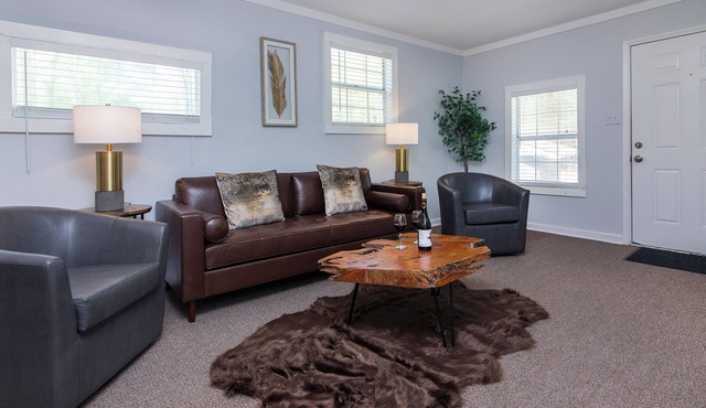Peaceful 1BR Apartment for Extended Stays in Huntersville