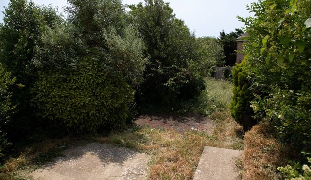 Peaceful 2 Bedroom House w/Free Parking + Sea View, close to the South Downs