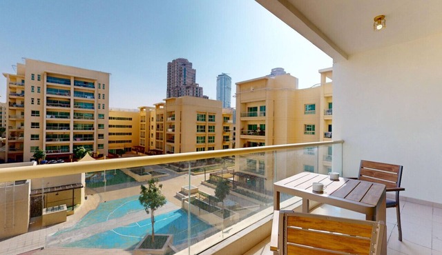Peaceful 2 Bed l Sheikh Zayed Road l The Greens
