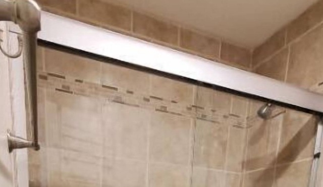 Peaceful 2-bedroom town house with fireplace