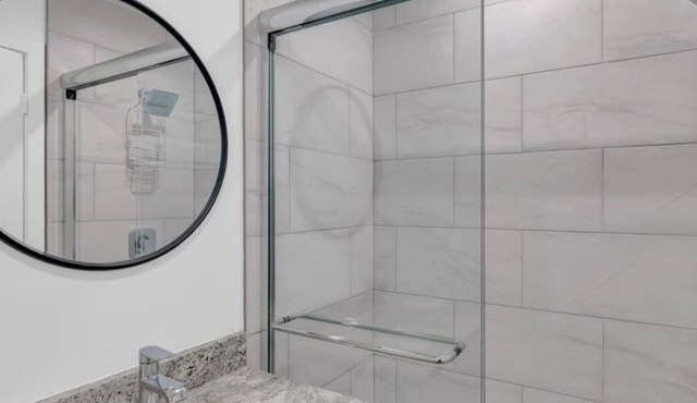 Peaceful 2-bedroom Bungalow with AC in Sunny Vero Beach Steps to the Ocean