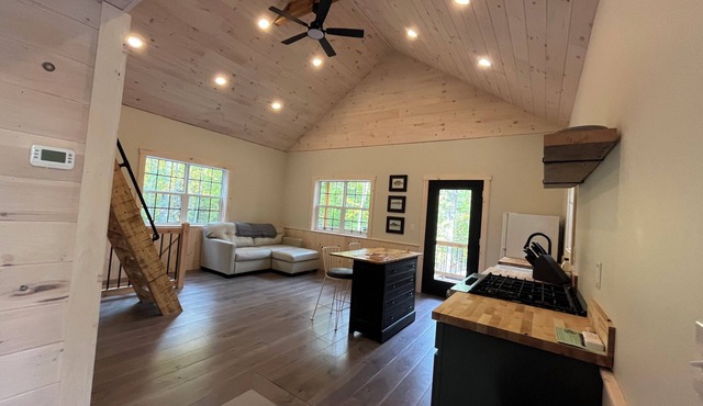 Peaceful 2-bedroom cabin in Greenville