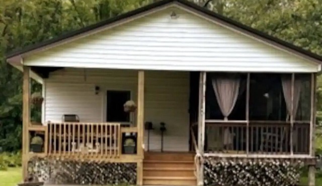 Peaceful 2 Bedroom Cabin- Foery Path