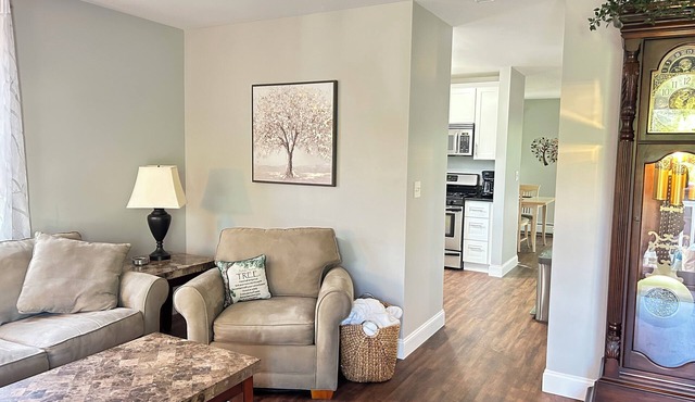 Peaceful 2-bedroom condo in Concord right off I-93