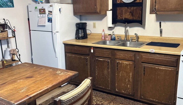 Peaceful 2-bedroom condo with fireplace centrally located in the heart of Canaan
