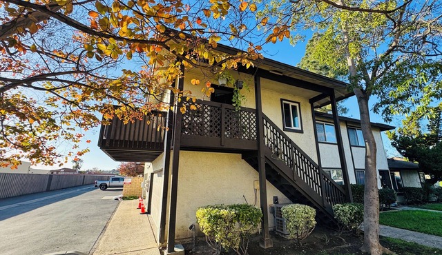Peaceful 2-bedroom condo with AC & EV Charger in charming Santee
