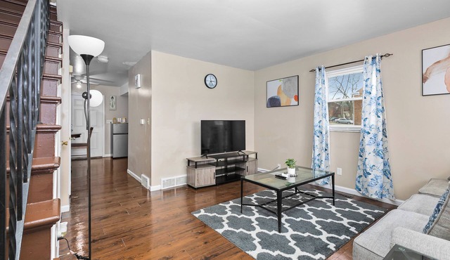 Peaceful 2-bedroom Dayton Apartment near Hospitals and UD