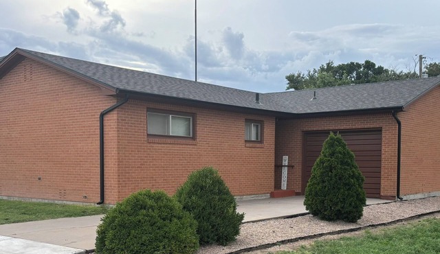 Peaceful 2-bedroom house in a great location in charming Scott City!
