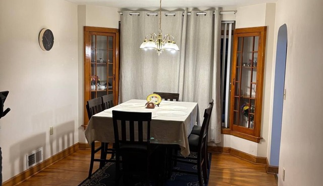 Peaceful 2-bedroom house with AC in Martinsburg
