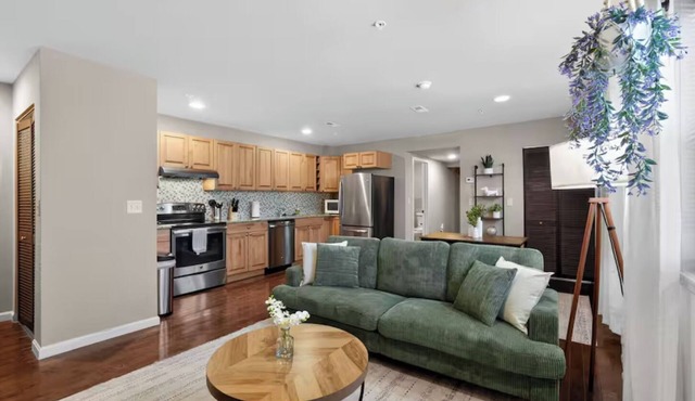 Peaceful 2-bedroom apartment - Walk Everywhere