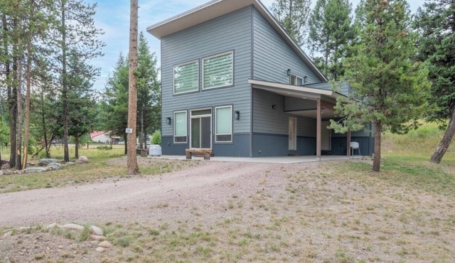 Peaceful 2-bedroom house in charming Seeley Lake
