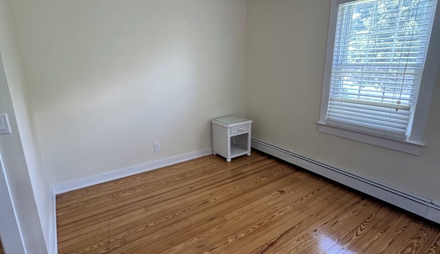 Peaceful 2-bedroom apartment with AC in Spring Lake Heights close to the beach.