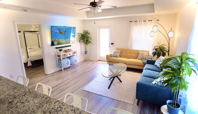Peaceful 3-2 Home w/Pool, 4min to beach, RV P-king, BBQ, Firepit, Fast Internet