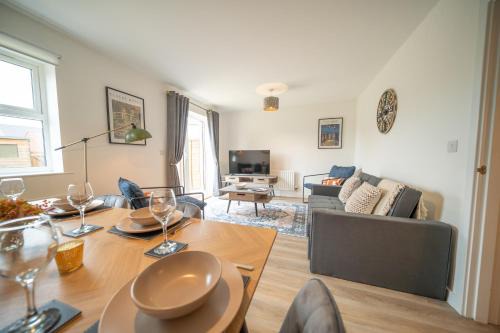 Peaceful 3 BD with 2 King Beds