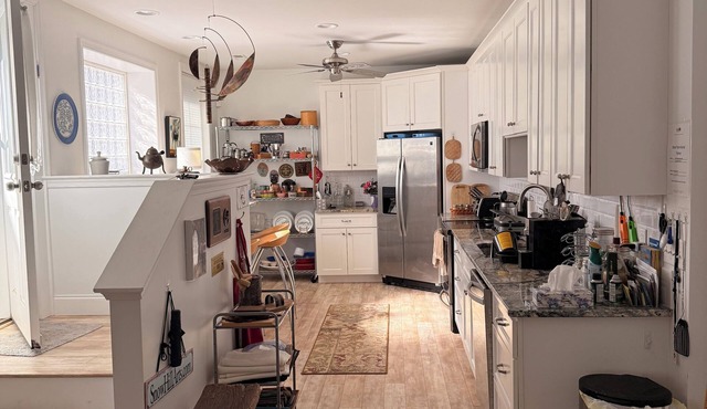 Peaceful 3 -bedroom apartment with AC in charming Snow Hill. Close to Ocean City