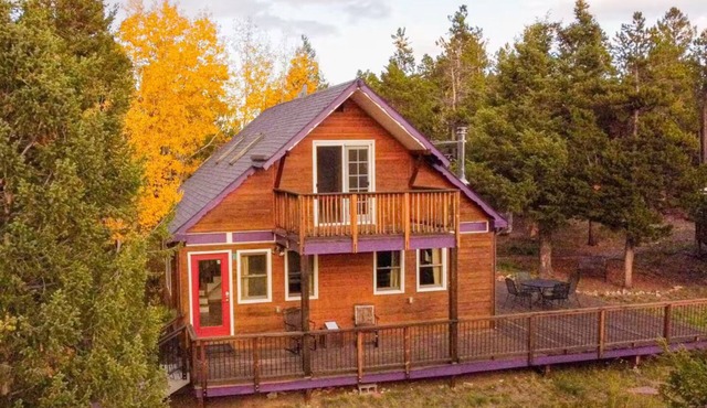 Peaceful 3 bedroom cabin near Nederland with breathtaking views